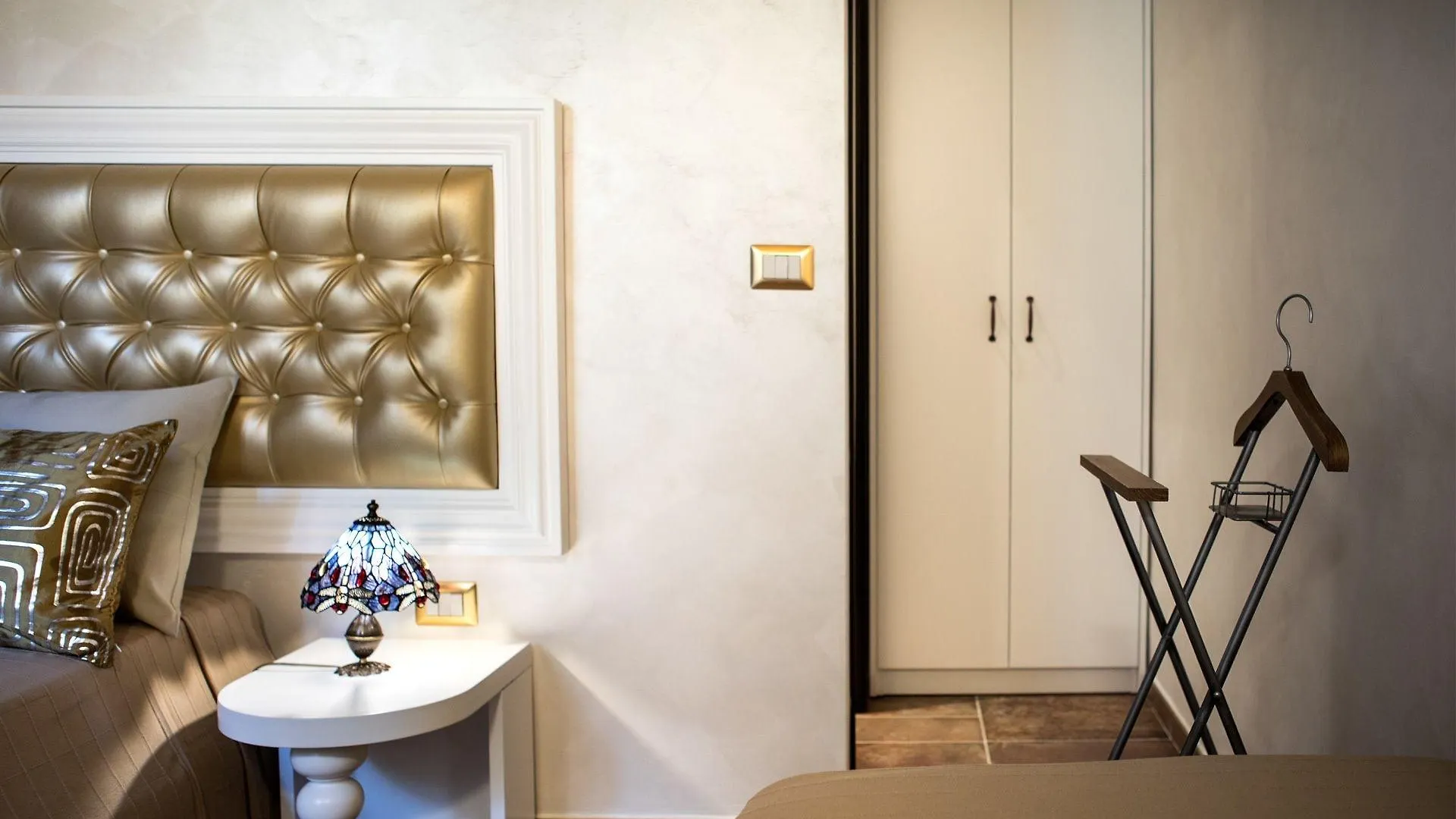 ** Pensjonat Lighthouse Suites Trastevere Rzym Włochy