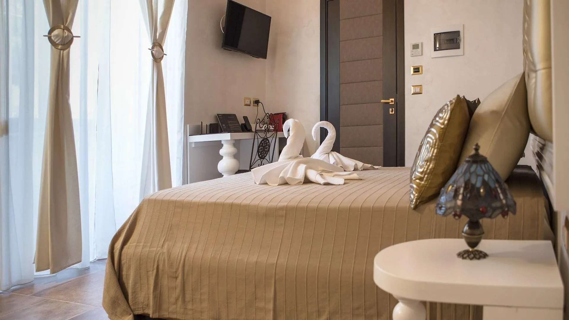 Lighthouse Suites Trastevere Rome 2*,